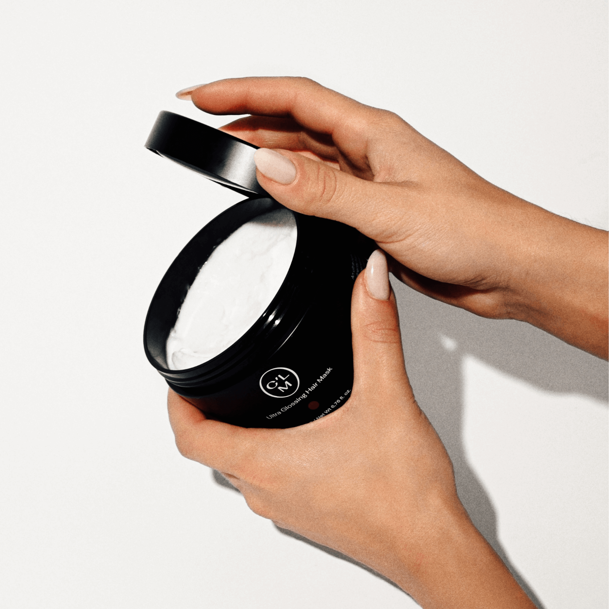 Plaukus stiprinantis ir apsaugantis nuo karščio rinkinys